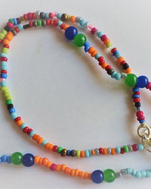 Choker din margele de nisip si sfere din sticla