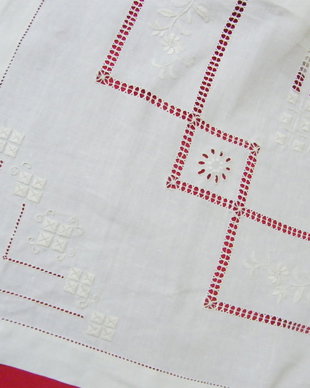 Napron brodat manual