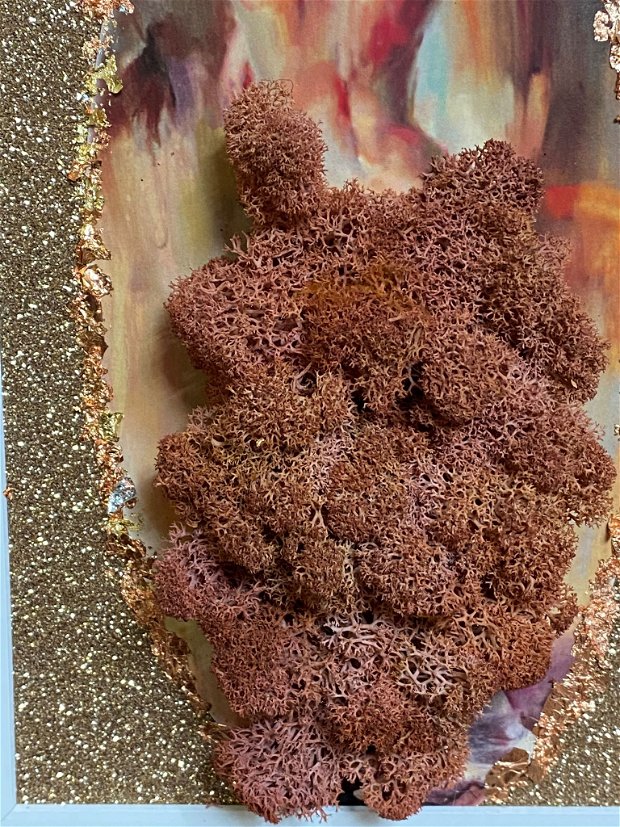 Tablou senzual femeie, decorat cu licheni stabilizati
