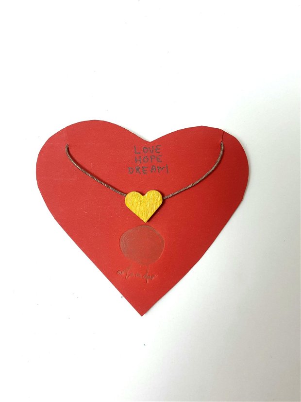Brățara inima, lemn debitat cu suport carton inima, personalizată prin mesaj.