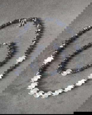 Set de bijuterii compus din colier și brățară din iolit (cordierit), selenit și argint 925