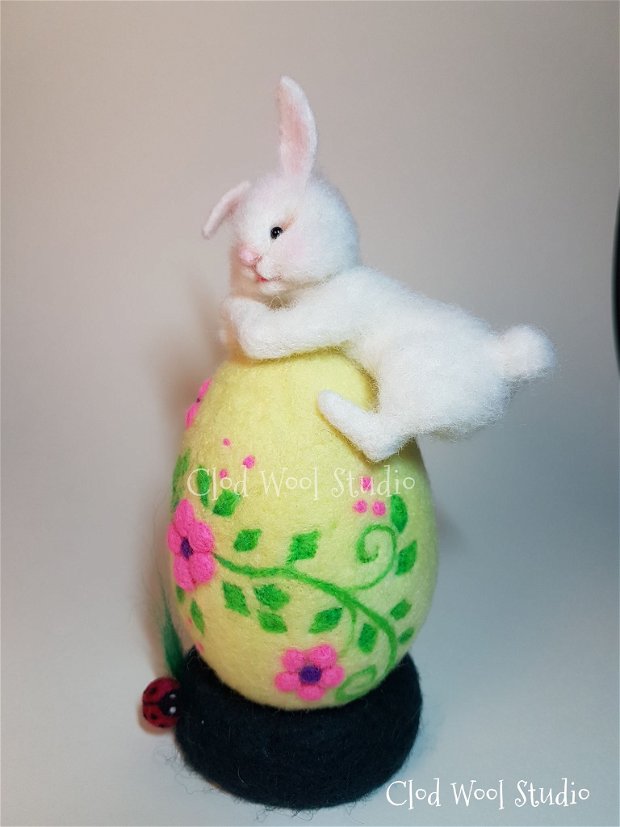 Ou decorativ de Paște din lână Împâslită  - Decorațiuni de Paște