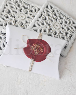 Cutiuta pillow cu sigiliu de ceara