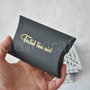 Cutiuta pillow neagra personalizabila cu text auriu