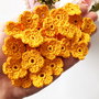 Lot floricele crosetate manual. Aplicatii crosetate. Floricele galbene