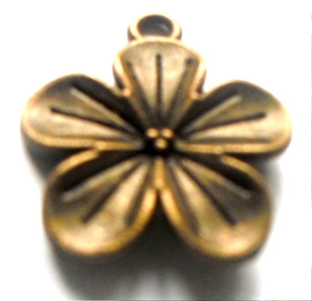 Pandantiv floare bronz