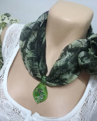 Esarfa colier murano verde