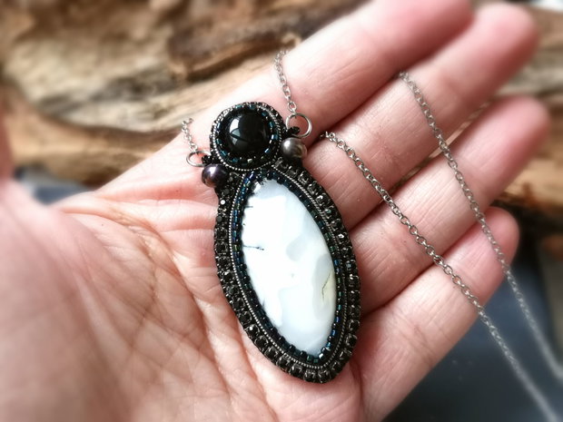 Colier mini-Zeita din opal dendritic si onix negru