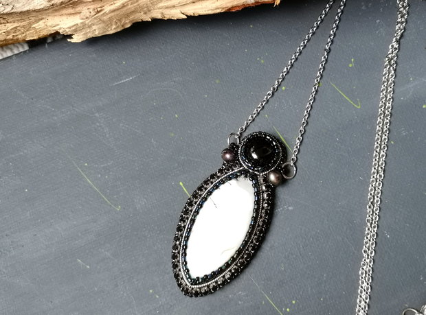 Colier mini-Zeita din opal dendritic si onix negru