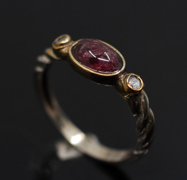 Inel argint 925, zirconii si turmalina roz, placat selectiv cu aur 14K