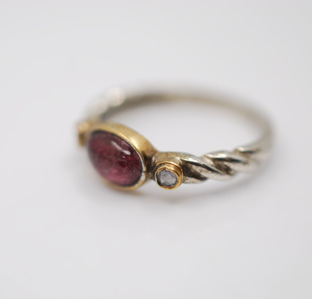 Inel argint 925, zirconii si turmalina roz, placat selectiv cu aur 14K