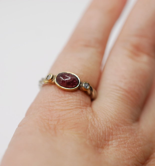 Inel argint 925, zirconii si turmalina roz, placat selectiv cu aur 14K