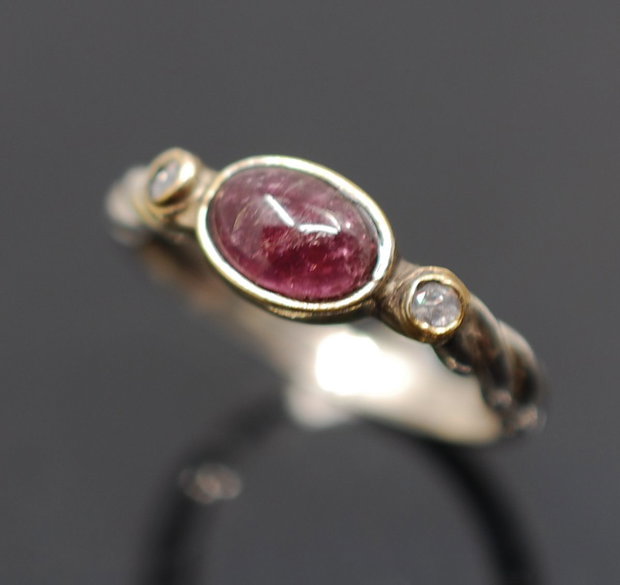 Inel argint 925, zirconii si turmalina roz, placat selectiv cu aur 14K