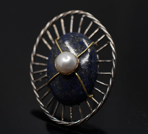 Inel statement din argint 925, placat selectiv cu aur, cu lapis lazuli si perla, inel rotund, inel mare