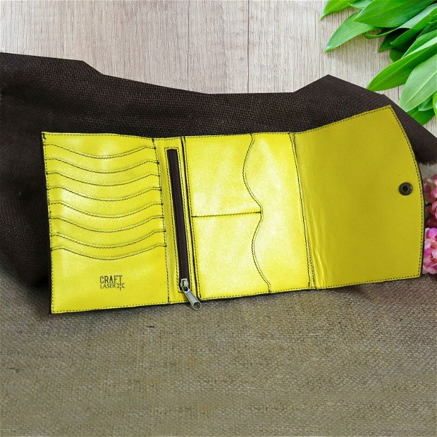 Portofel din piele pentru femei, cu gravura si loc pentru bancnote, Kosmos (galben)
