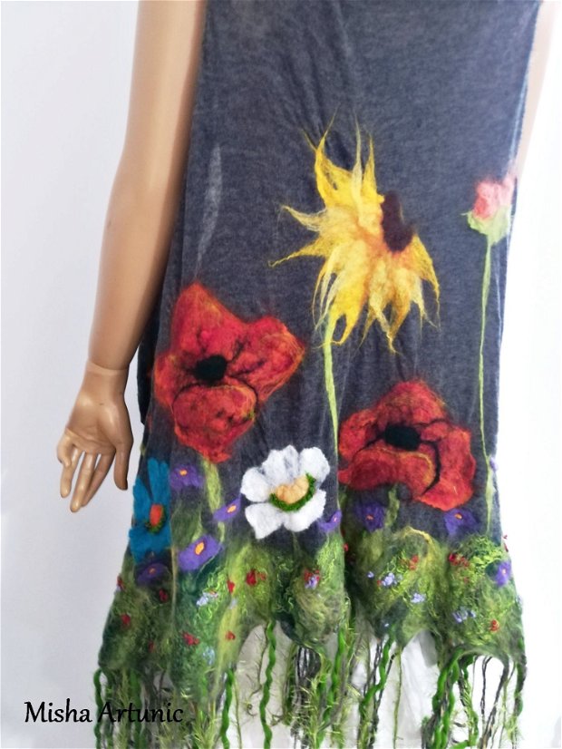 Vesta din tricot cu flori de vara impaslite