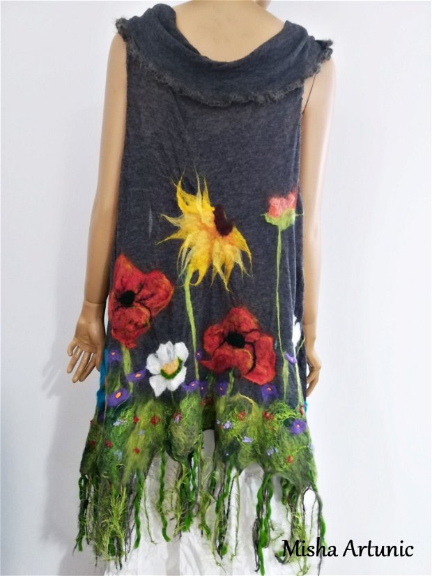 Vesta din tricot cu flori de vara impaslite