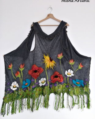 Vesta din tricot cu flori de vara impaslite