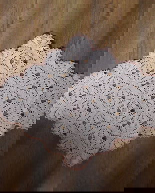 Centru de masa,   lucrat manual ,  vintage , roz ,