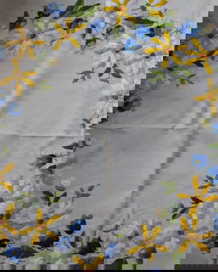 Fata  de masa  vintage ,  bumbac alb , cusuta manual ,  floral