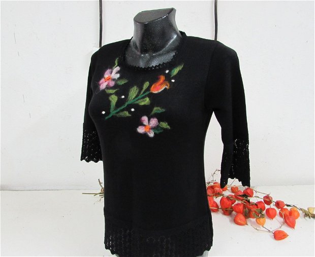 Bluza din tricot cu flori impaslite
