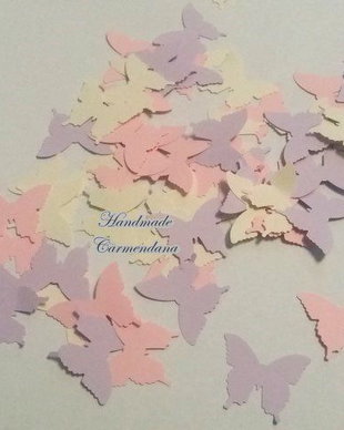 Confetti fluturi colorati
