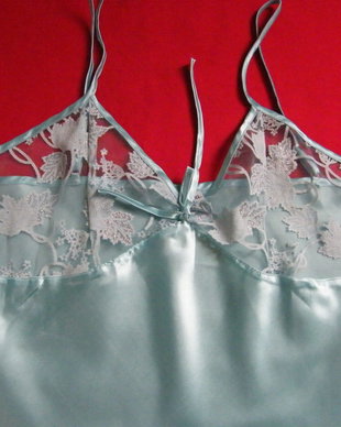 Nou-furou bleu cu imprimeu glitter