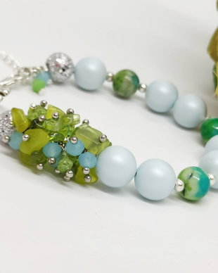 Bratara perle swarovski ,peridot si jad /bleu pastel