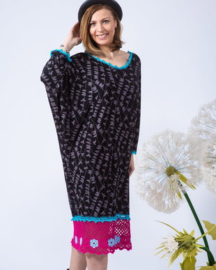 Rochie accesorizată cu flori