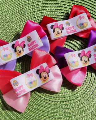 Agrafa cu fundita Minnie pentru Pasti
