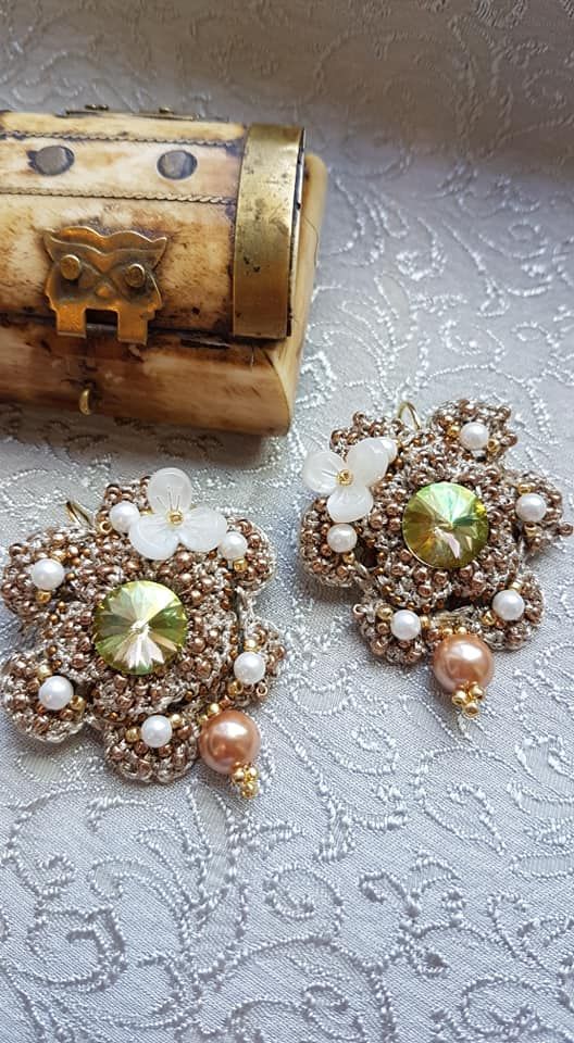 Cercei croset,margelute,rivoli swarovski,perla shell