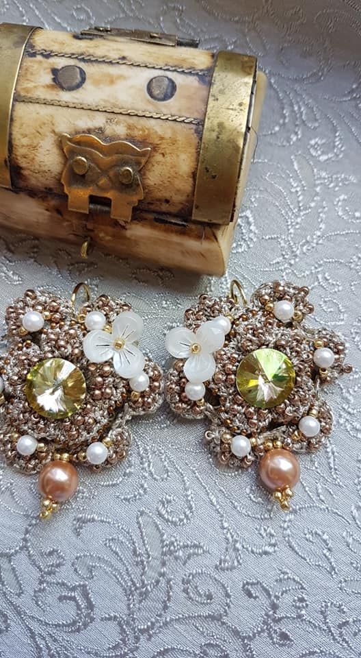Cercei croset,margelute,rivoli swarovski,perla shell