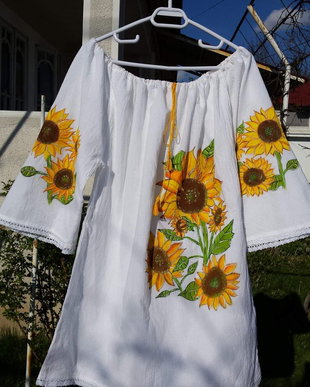 Bluza tip ie pictată manual cu floarea soarelui