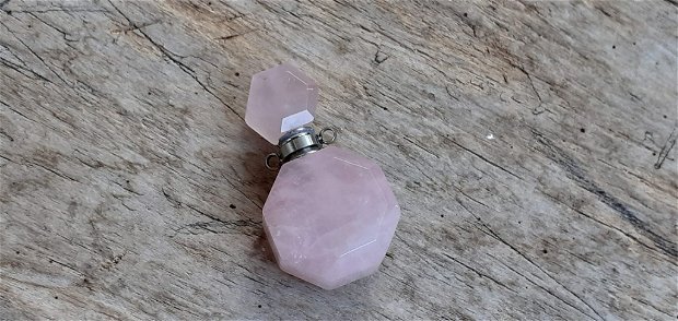 Sticluta/pandantiv din cuart roz fatetat - 36x21x14 mm