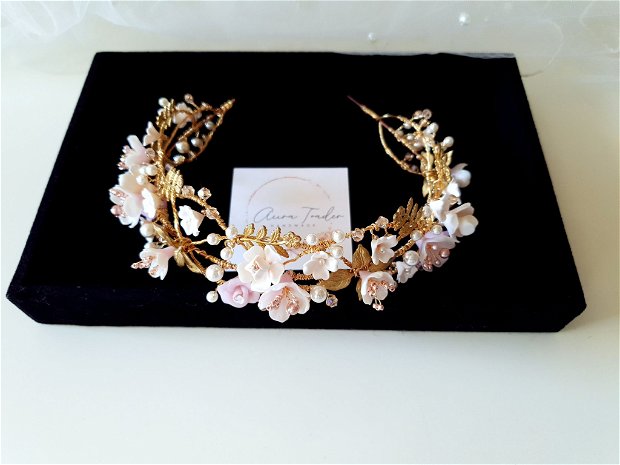 SOPHIE - Coronița mireasa placata cu aur cu flori roz pastel și perle swarovsky