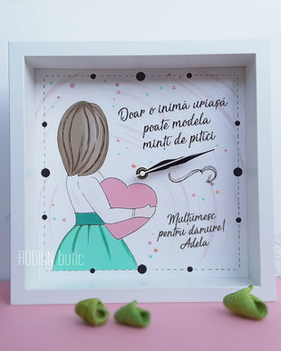 Ceas cadru didactic personalizat cu nume pictat manual