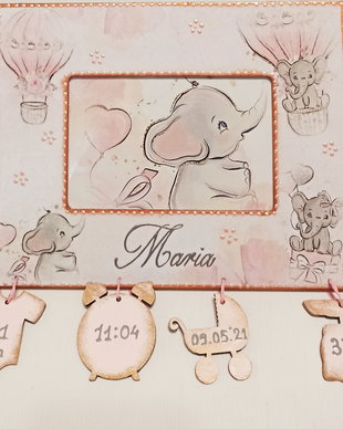 Rama foto personalizata cu datele de la nastere, pentru fete, cu tema Elefantei