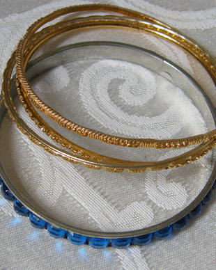 Set  4 brațari