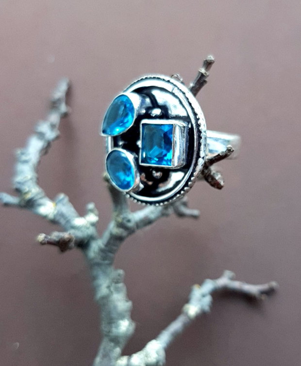 Inel argintat 925 cu cristale Aquamarine