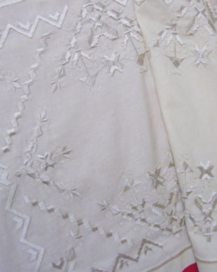 Mileu brodat 84/43 cm