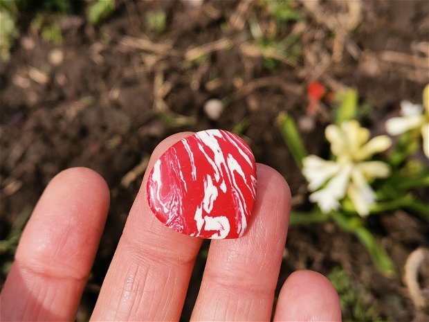 Cabochon red jasp