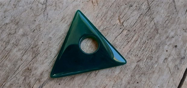 Pandantiv agata, triunghi cu latura 49-50 mm
