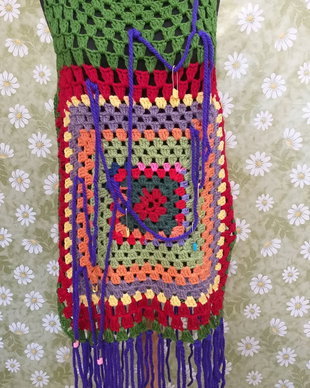 Vestă de vară colorată și cochetă