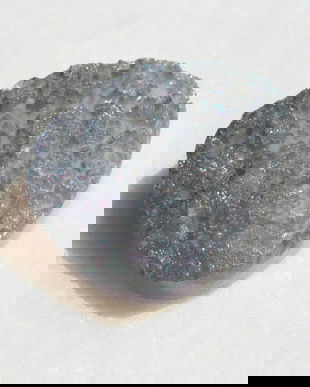 Pandantiv lacrima din cuart druzy gri - argintiu cu straluciri multicolore (provenienta America) aprox 33x24x10 mm