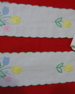 Banda brodata-decor coronița