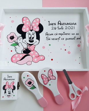 Tava taierea motului Minnie pictata manual personalizata