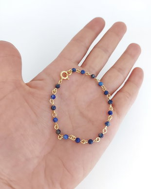 Bratara lucrata manual din Lapis Lazuli sfere microfatetate de 3mm si argint suflat cu aur de 14 k