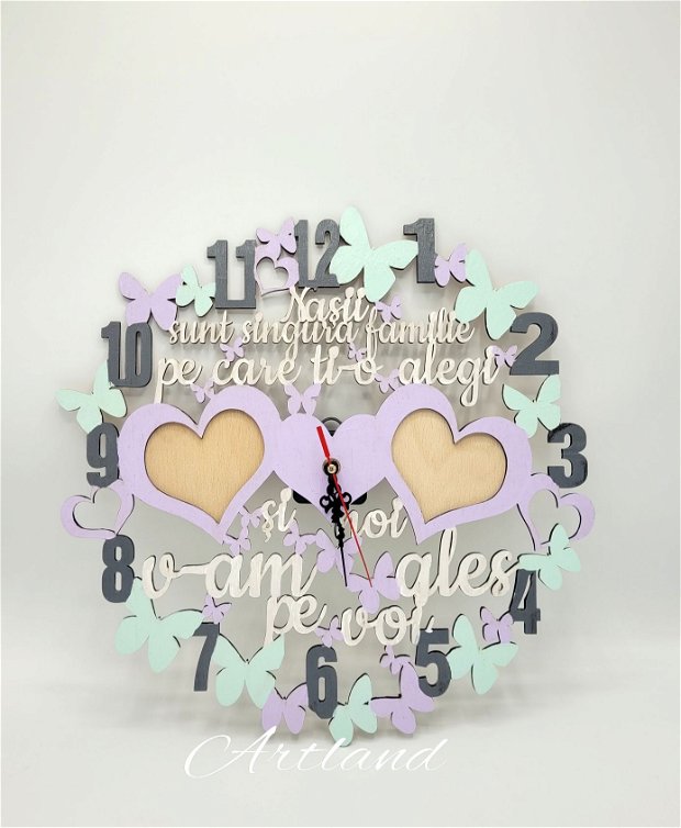 Ceas de perete personalizat, cu doua rame foto în forma de inima, pentru nași