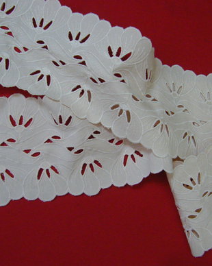 Panglica brodata decor coronița