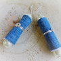 Cercei handmade,fantezie,din denim,perle de sticla si sarma
